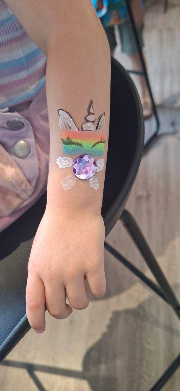 Unicorn with gem